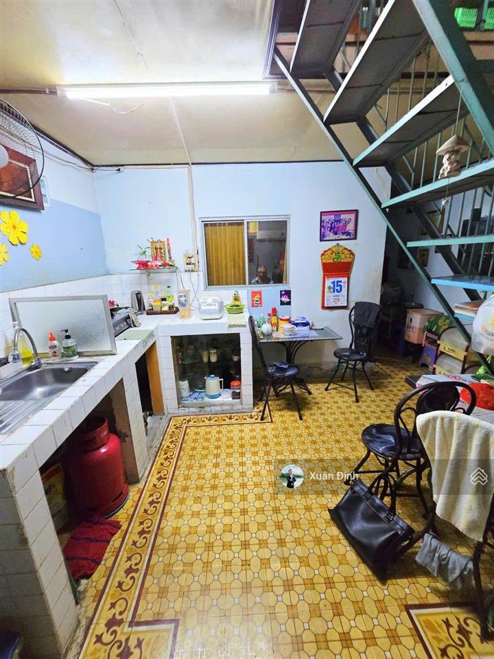 Bán nhà mặt tiền phước bình, gần chợ, dt 102m2, vị trí kinh doanh đỉnh, sổ vuông đẹp, giá 9.7