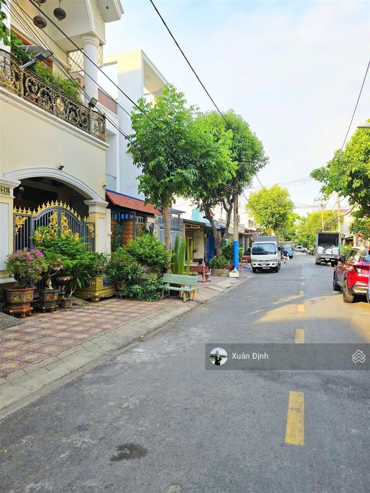 Bán nhà mặt tiền phước bình, gần chợ, dt 102m2, vị trí kinh doanh đỉnh, sổ vuông đẹp, giá 9.7