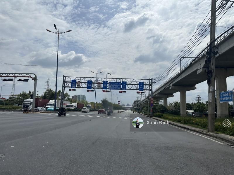 Bán đất tặng nhà 2 tầng mặt tiền đỗ xuân hợp, 490m dòng tiền 80 triệu/tháng. gần global city