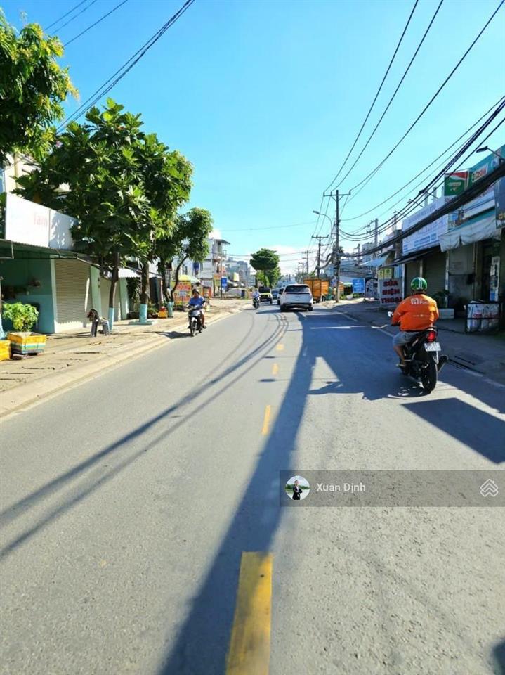 Nhà góc 2 mặt tiền nguyễn duy trinh long trường 64m  ngang 5.6m  3 tầng hoàn công ô tô tới nhà