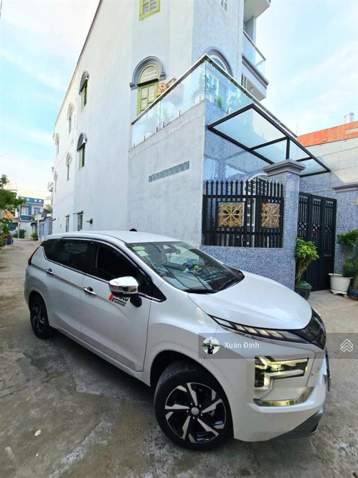 Nhà góc 2 mặt tiền nguyễn duy trinh long trường 64m  ngang 5.6m  3 tầng hoàn công ô tô tới nhà