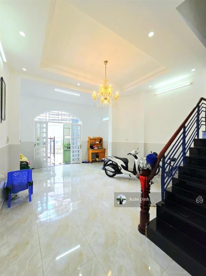 Nhà góc 2 mặt tiền nguyễn duy trinh long trường 64m  ngang 5.6m  3 tầng hoàn công ô tô tới nhà