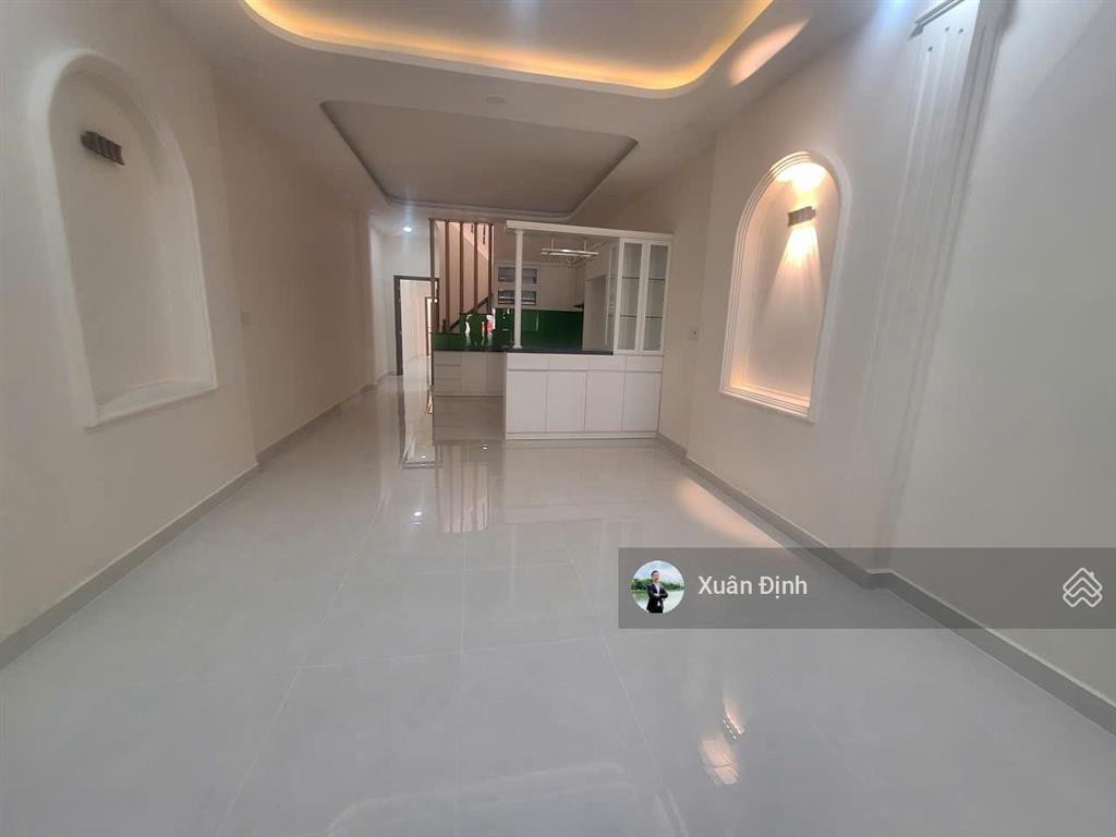 Nhà mặt tiền kha vạn cân 120m2  1 trệt 1 lầu 3pn  chỉ 9.4 tỷ hơn 70tr/m2, sân rộng kinh doanh đẹp
