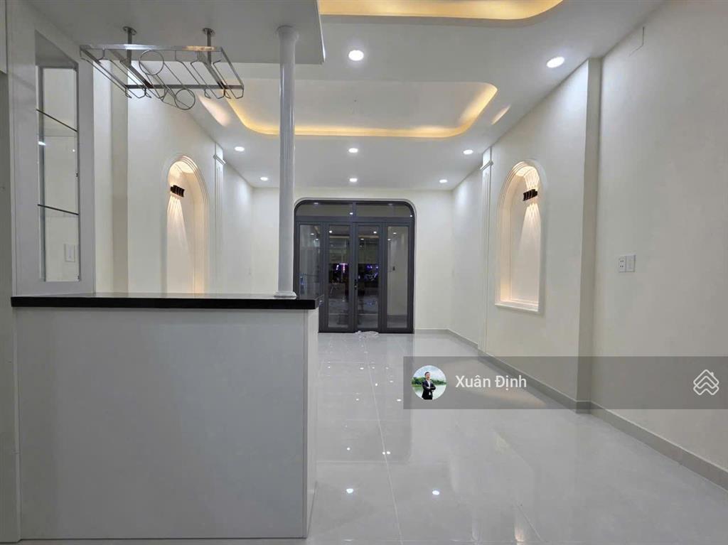 Nhà mặt tiền kha vạn cân 120m2  1 trệt 1 lầu 3pn  chỉ 9.4 tỷ hơn 70tr/m2, sân rộng kinh doanh đẹp
