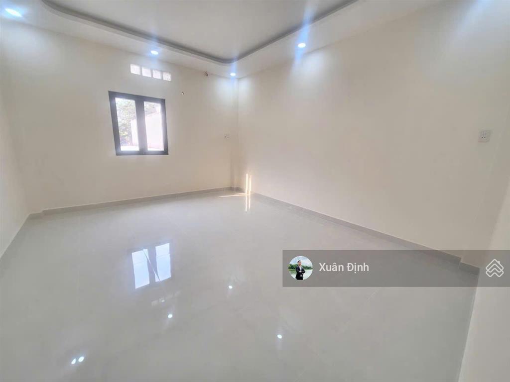 Nhà mặt tiền kha vạn cân 120m2  1 trệt 1 lầu 3pn  chỉ 9.4 tỷ hơn 70tr/m2, sân rộng kinh doanh đẹp