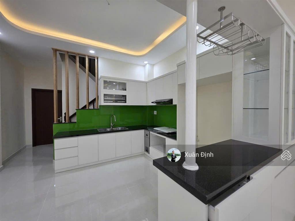 Nhà mặt tiền kha vạn cân 120m2  1 trệt 1 lầu 3pn  chỉ 9.4 tỷ hơn 70tr/m2, sân rộng kinh doanh đẹp
