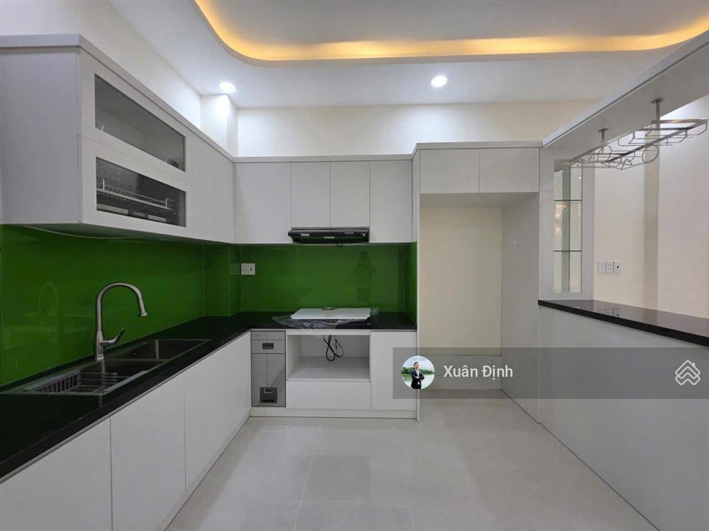 Nhà mặt tiền kha vạn cân 120m2  1 trệt 1 lầu 3pn  chỉ 9.4 tỷ hơn 70tr/m2, sân rộng kinh doanh đẹp