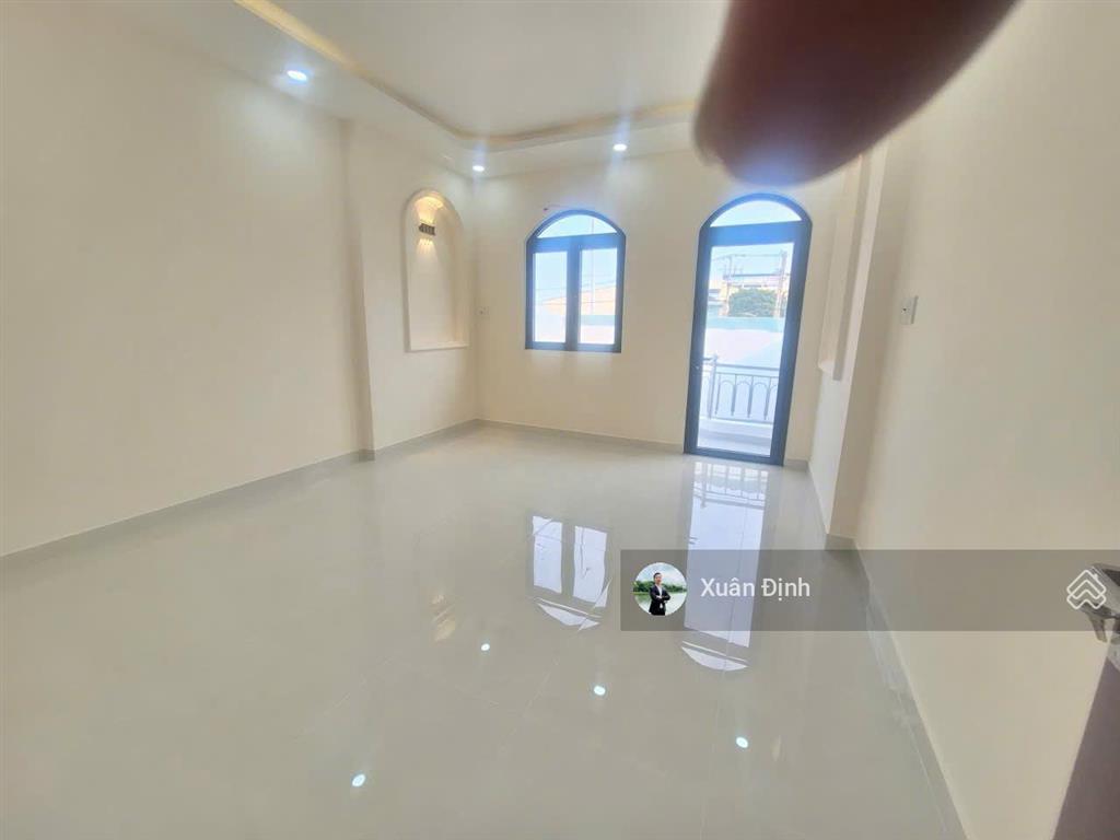 Nhà mặt tiền kha vạn cân 120m2  1 trệt 1 lầu 3pn  chỉ 9.4 tỷ hơn 70tr/m2, sân rộng kinh doanh đẹp