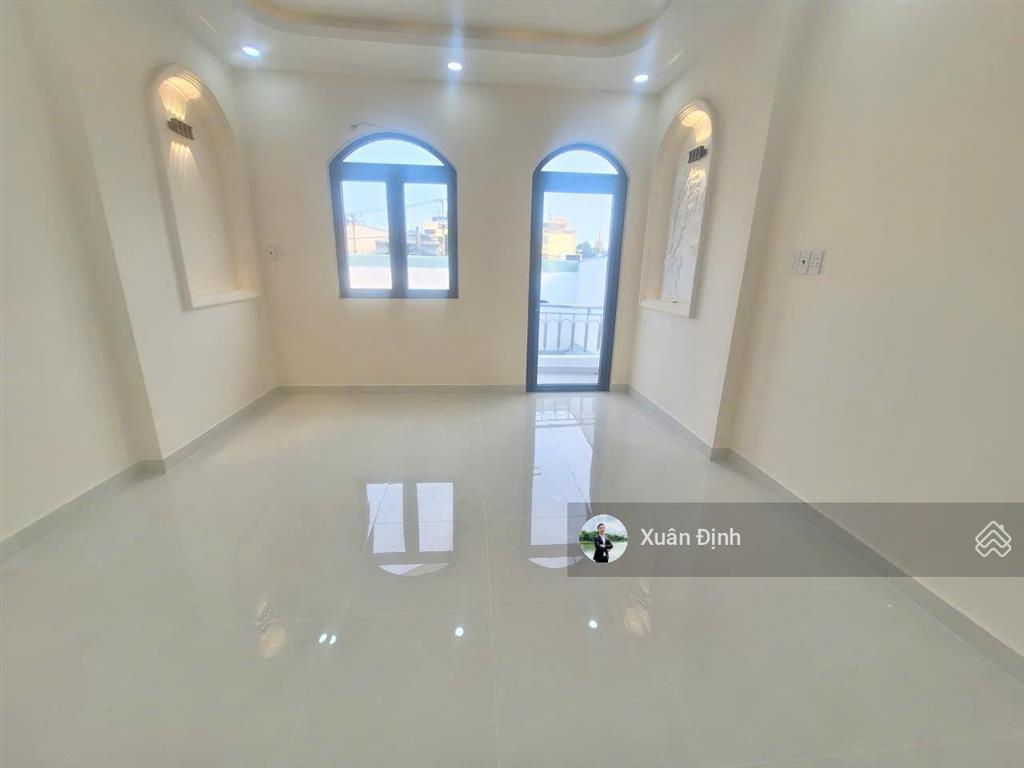 Nhà mặt tiền kha vạn cân 120m2  1 trệt 1 lầu 3pn  chỉ 9.4 tỷ hơn 70tr/m2, sân rộng kinh doanh đẹp