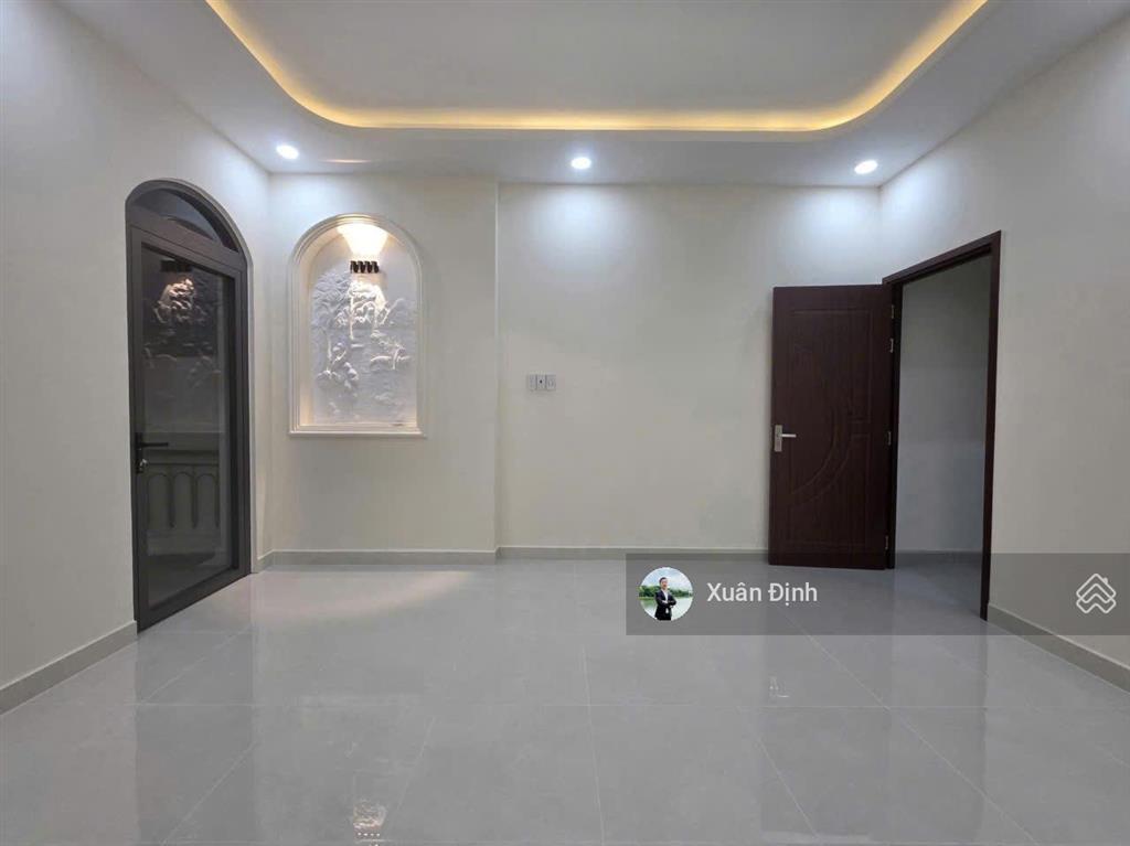 Nhà mặt tiền kha vạn cân 120m2  1 trệt 1 lầu 3pn  chỉ 9.4 tỷ hơn 70tr/m2, sân rộng kinh doanh đẹp