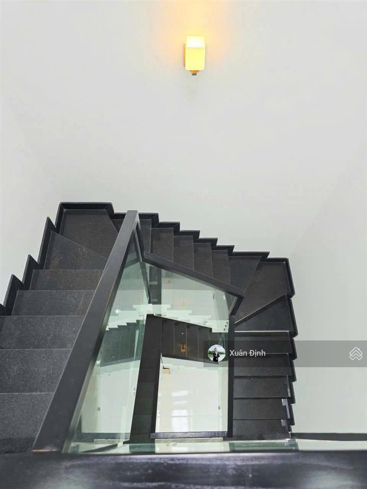 Nhanh mới kịp  nhà phố long trường 50.3m2, 3 tầng, hoàn công đủ ô tô 6m, gần chợ, giá chỉ 4,75 tỷ