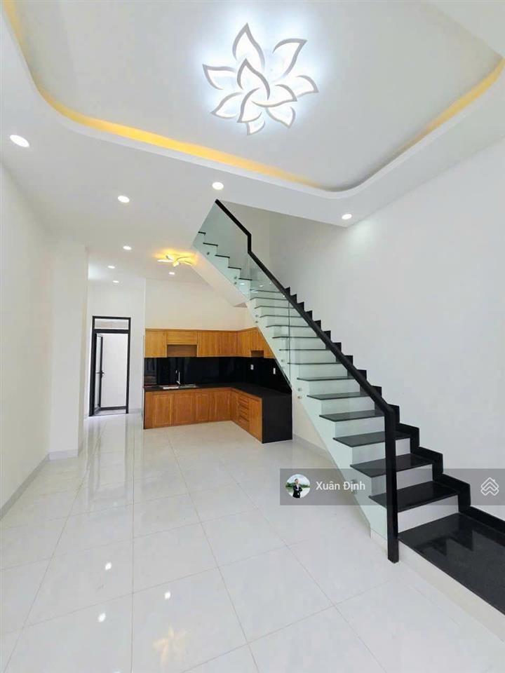 Nhanh mới kịp  nhà phố long trường 50.3m2, 3 tầng, hoàn công đủ ô tô 6m, gần chợ, giá chỉ 4,75 tỷ