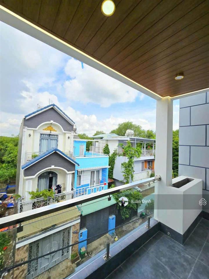 Nhanh mới kịp  nhà phố long trường 50.3m2, 3 tầng, hoàn công đủ ô tô 6m, gần chợ, giá chỉ 4,75 tỷ