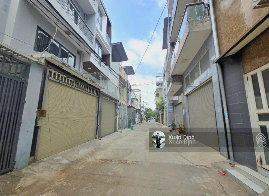 Nhà 4 tầng lã xuân oai 50m2, 4pn 4wc, hoàn thiện mới, đường 6m thông võ văn hát, giá 6,5 tỷ tl