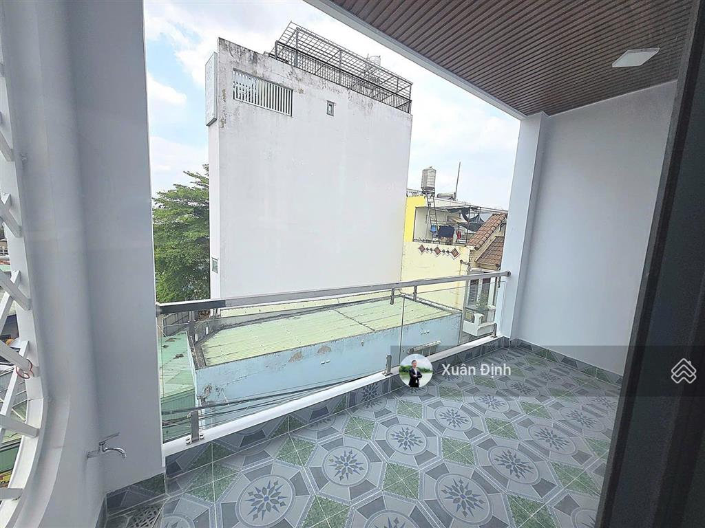 Nhà 4 tầng lã xuân oai 50m2, 4pn 4wc, hoàn thiện mới, đường 6m thông võ văn hát, giá 6,5 tỷ tl