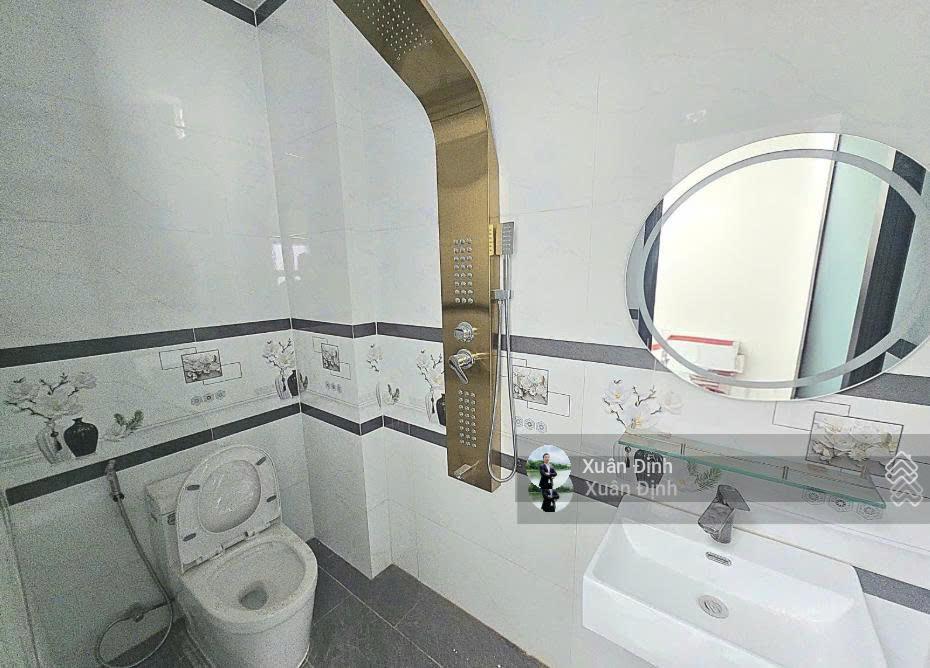 Nhà 4 tầng lã xuân oai 50m2, 4pn 4wc, hoàn thiện mới, đường 6m thông võ văn hát, giá 6,5 tỷ tl