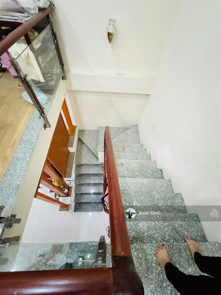 Bán mini biệt thự 104m2, ngang gần 6m, bình trưng tây, ô tô 5 chỗ, sát bv lê văn thịnh