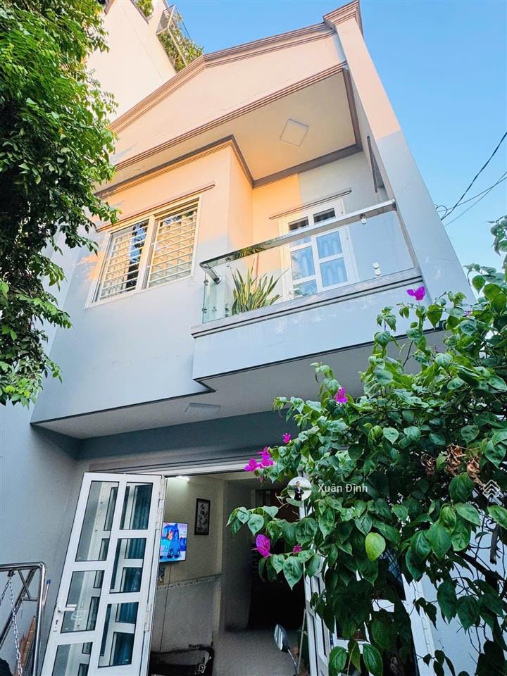 Bán mini biệt thự 104m2, ngang gần 6m, bình trưng tây, ô tô 5 chỗ, sát bv lê văn thịnh