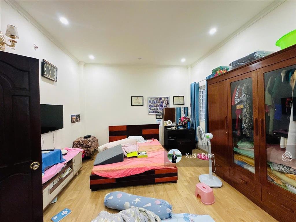 Bán mini biệt thự 104m2, ngang gần 6m, bình trưng tây, ô tô 5 chỗ, sát bv lê văn thịnh