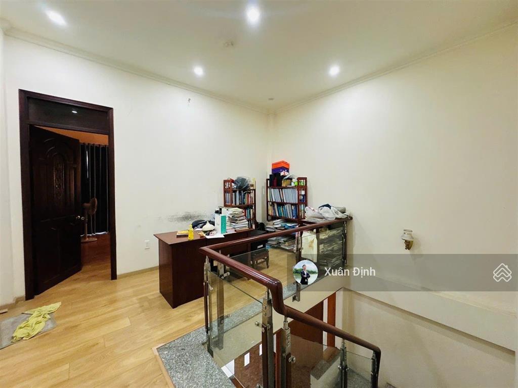 Bán mini biệt thự 104m2, ngang gần 6m, bình trưng tây, ô tô 5 chỗ, sát bv lê văn thịnh