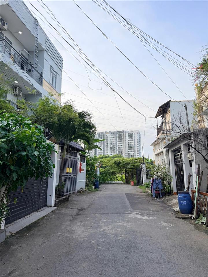 Nhà gò cát, phú hữu 80,1m2 công nhận sổ hồng riêng hoàn công đầy đủ đường rộng 6m, chỉ 6,4 tỷ