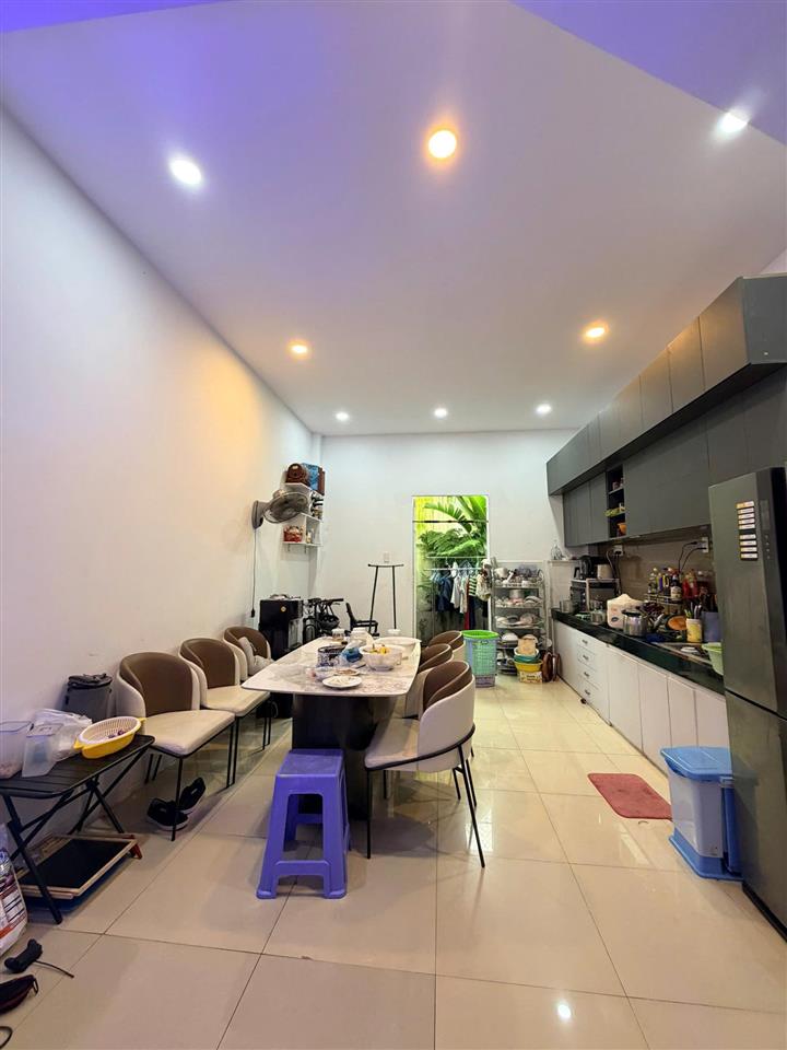 Nhà gò cát, phú hữu 80,1m2 công nhận sổ hồng riêng hoàn công đầy đủ đường rộng 6m, chỉ 6,4 tỷ