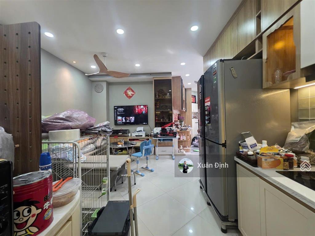 Bán gấp nhà 4,45 tỷ quận 2, 2 tầng 2pn, hẻm ô tô 7 chỗ đỗ cửa, gần nguyễn thị định
