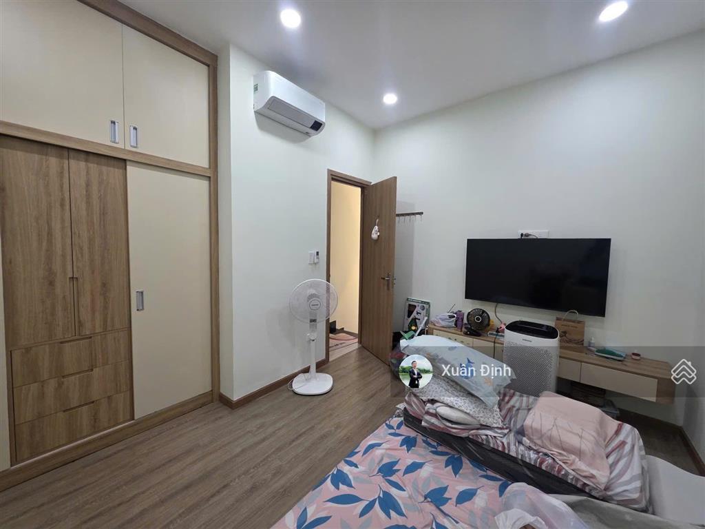 Bán gấp nhà 4,45 tỷ quận 2, 2 tầng 2pn, hẻm ô tô 7 chỗ đỗ cửa, gần nguyễn thị định