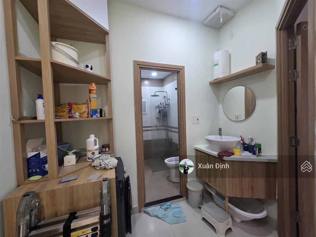 Bán gấp nhà 4,45 tỷ quận 2, 2 tầng 2pn, hẻm ô tô 7 chỗ đỗ cửa, gần nguyễn thị định