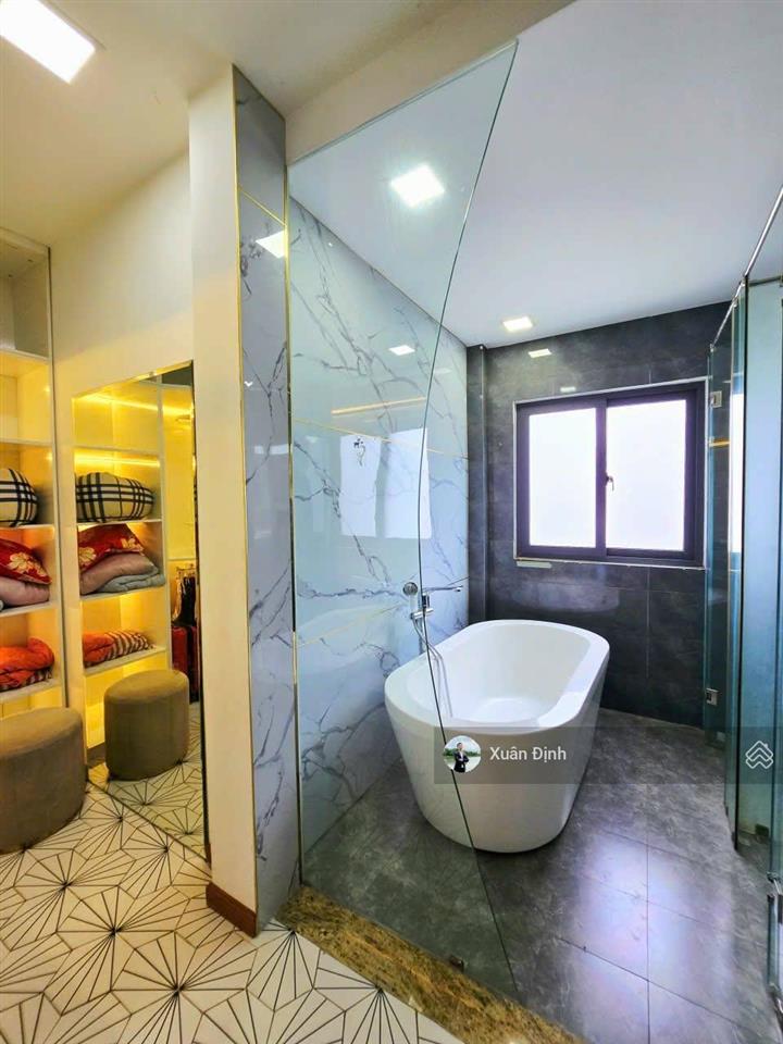 Bán nhà 5 tầng bình trưng tây 66m2 ngang 8.4m ô tô gần bv lê văn thịnh hoàn công đủ giá 8.6 tỷ 4 pn