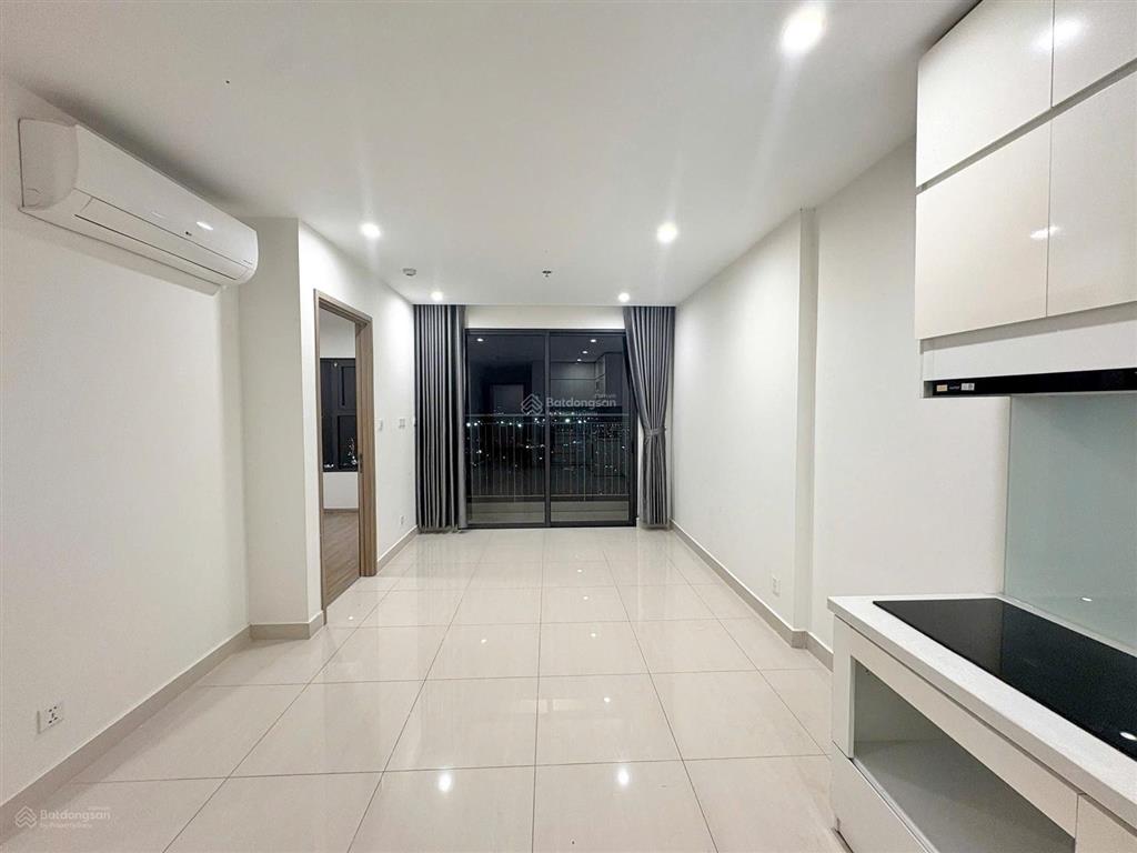 Cần tiền bán gấp 2pn 2wc tòa s302 vinhomes grand park giá cực tốt