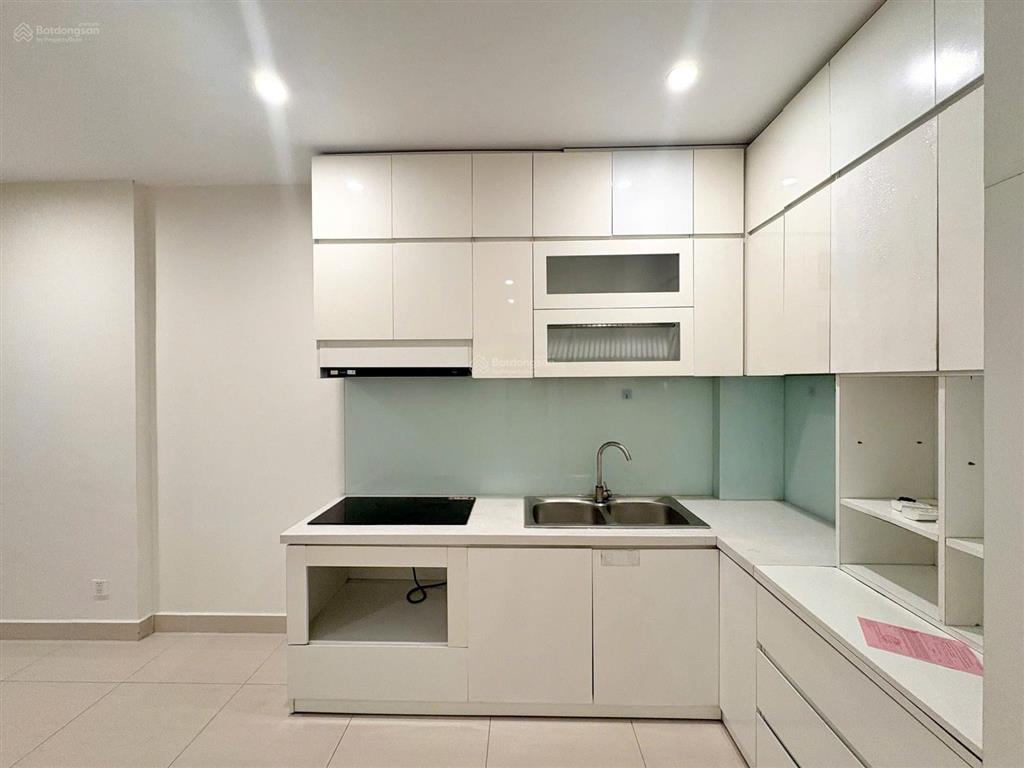Cần tiền bán gấp 2pn 2wc tòa s302 vinhomes grand park giá cực tốt