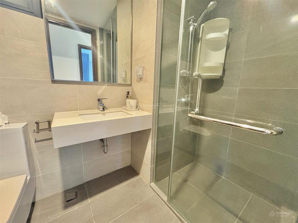 Trống sẵn cho thuê 2pn one verandah full nội thất mới tinh  xem nhà là mê