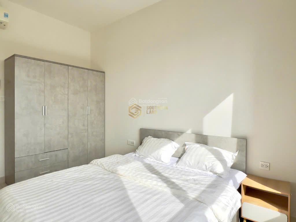 Trống sẵn cho thuê 1pn có ban công, full nt , view sông mát mẻ