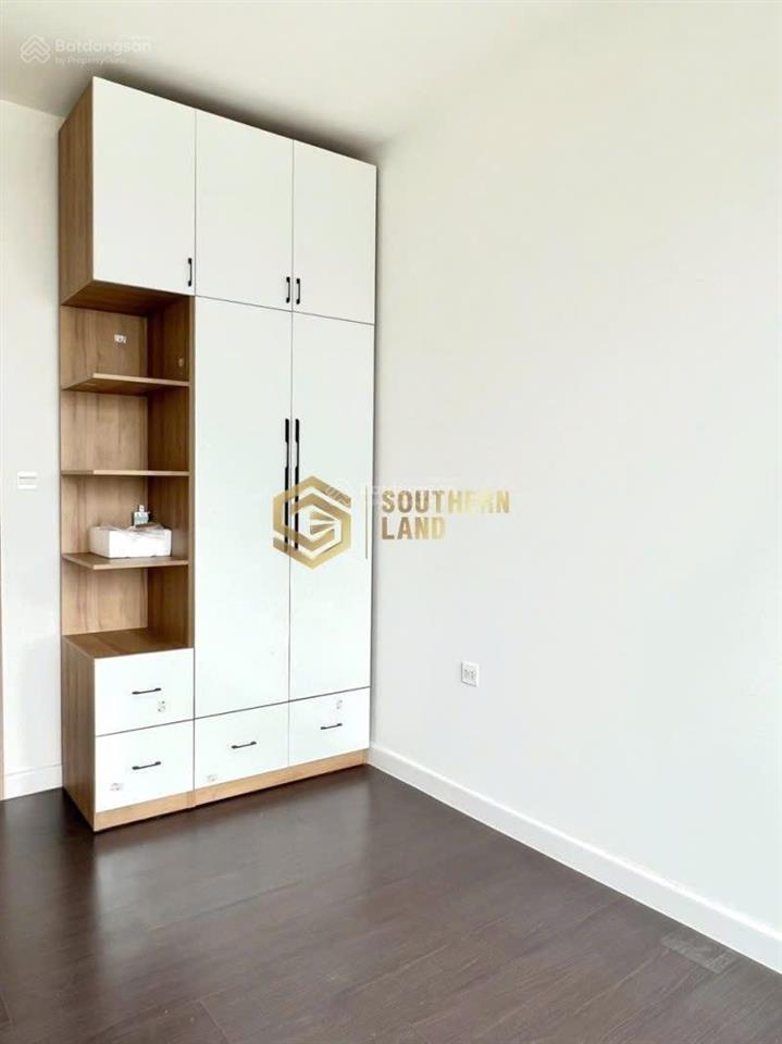 Trống sẵn 2pn nt cơ bản, dọn vào ngay, view sông