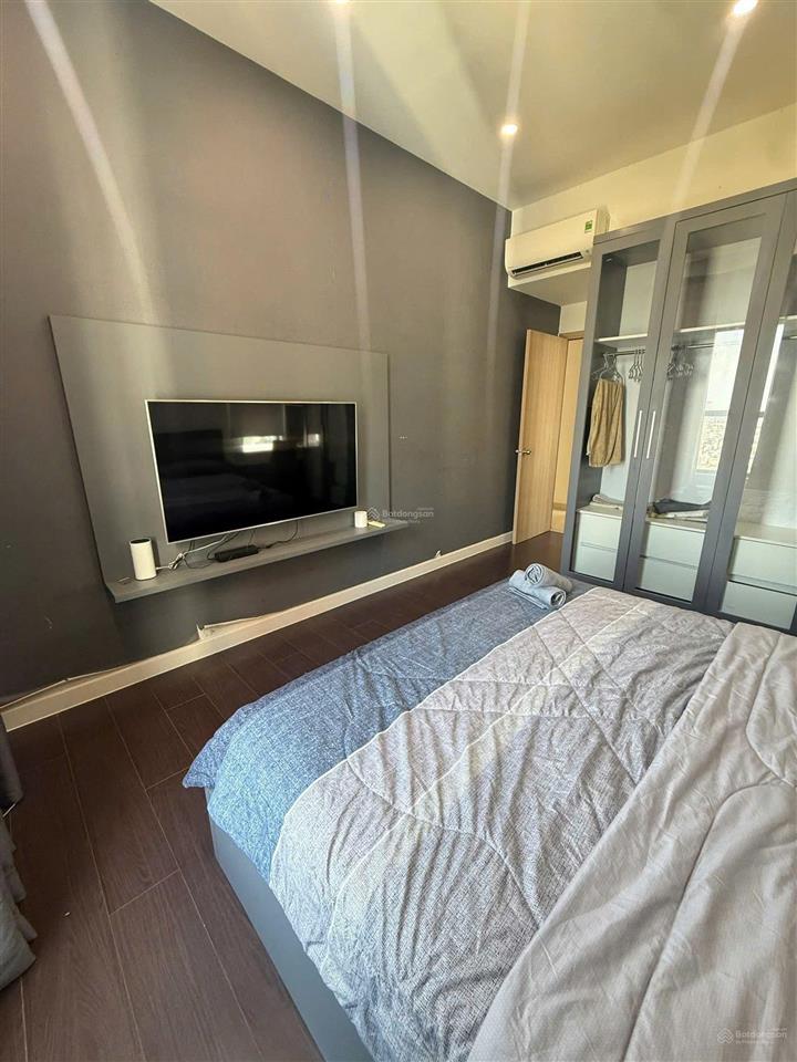 Cho thuê 3pn view sông  nt đẹp, giá mềm 21,5tr/tháng