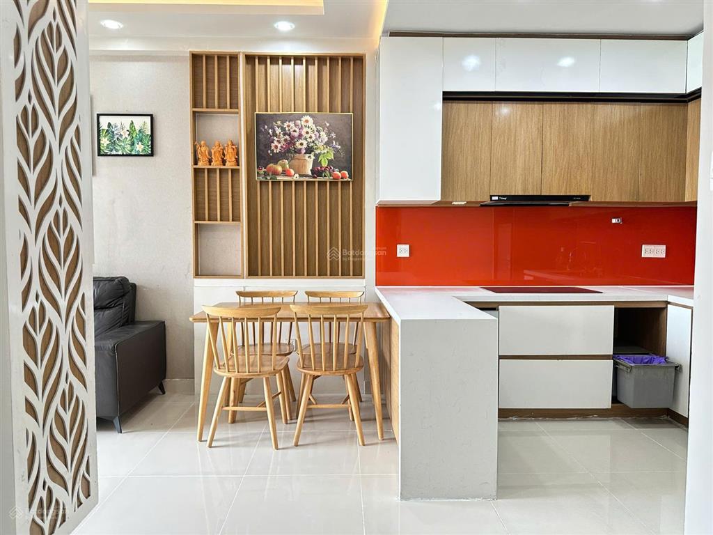 Trống sẵn 2pn full nt như hình, view hồ bơi thoáng mát, 18tr/tháng