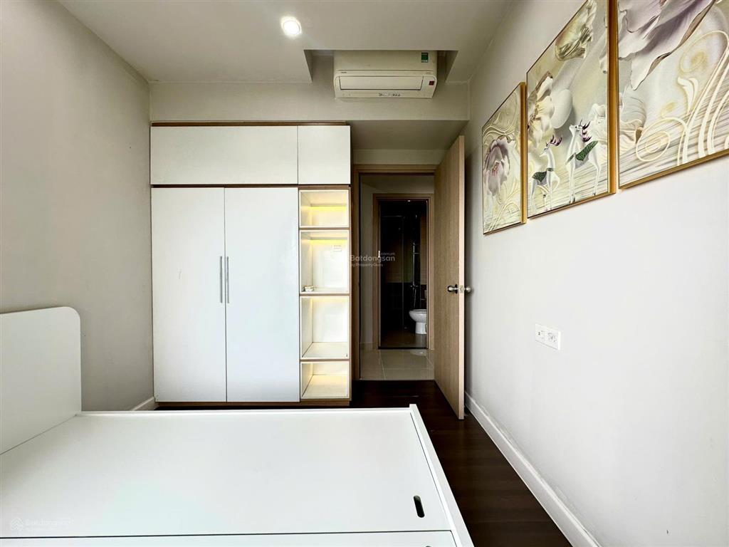 Trống sẵn 2pn full nt như hình, view hồ bơi thoáng mát, 18tr/tháng