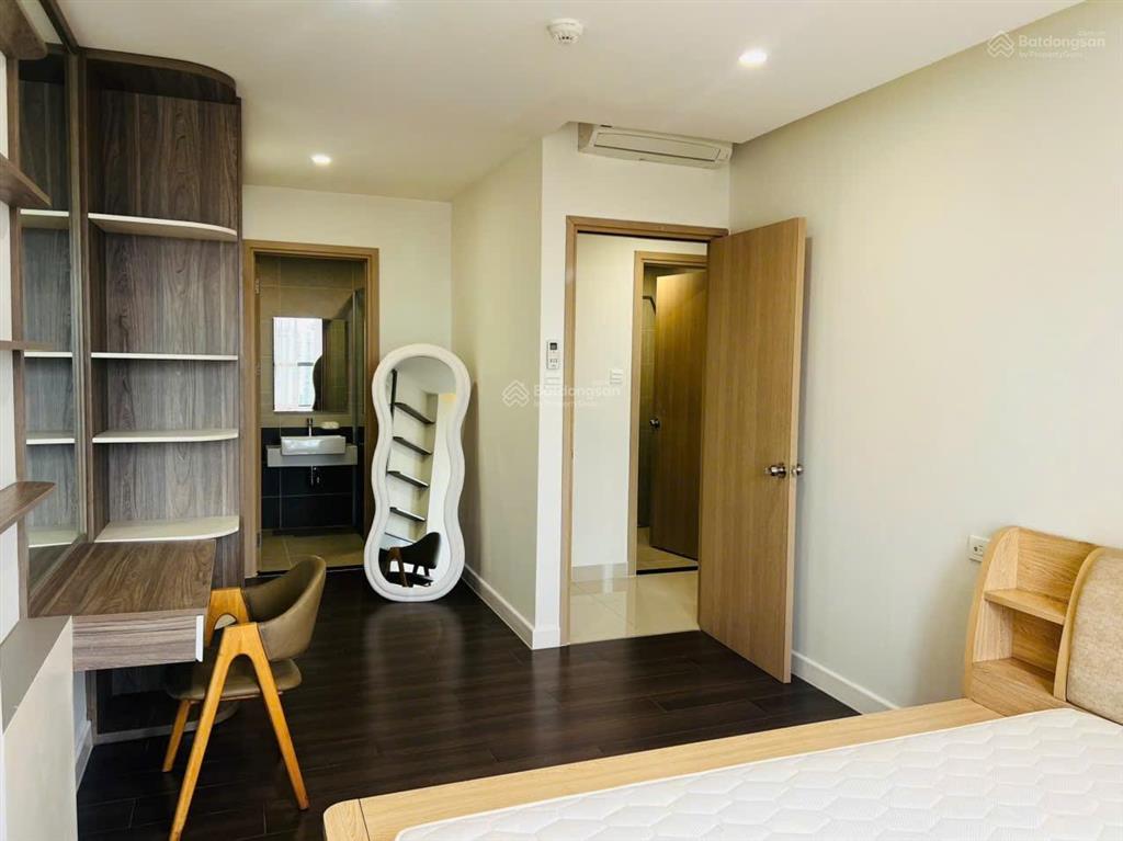 Chủ nhà thiện chí bán căn 2pn view sông  tầng đẹp, có thể dọn vào ở ngay, 7 tỷ 1 bao hết