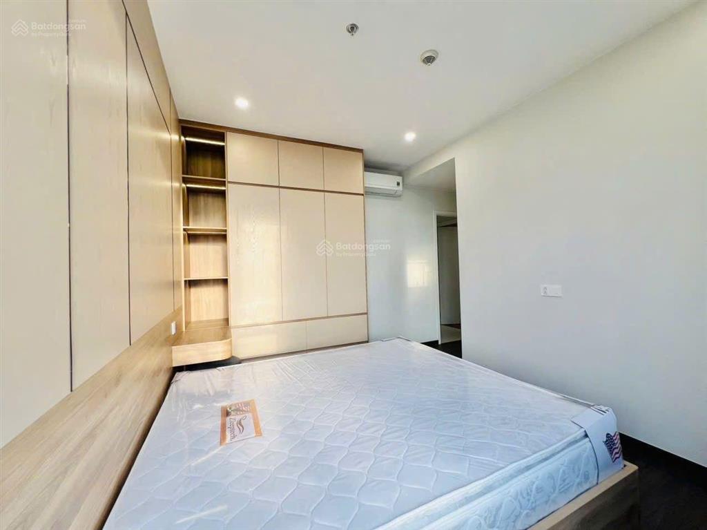 Cho thuê ch 3pn2wc cc emeralf golf view gần aeon mall bd, 98m2 full nt cao cấp. giá chỉ 18tr