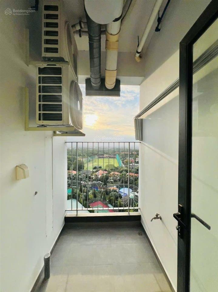 Cho thuê ch 3pn2wc cc emeralf golf view gần aeon mall bd, 98m2 full nt cao cấp. giá chỉ 18tr