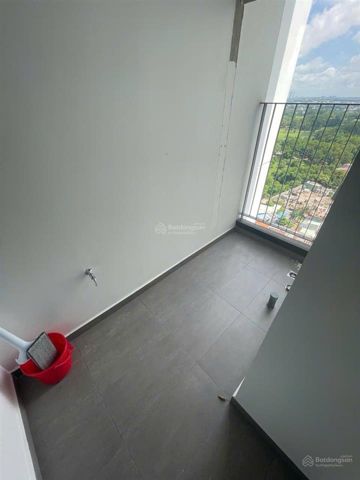 Cho thuê ch 2pn2wc cc emeralf golf view gần aeon mall bd, 72m2, ntcb có máy lạnh. giá chỉ 6.5tr