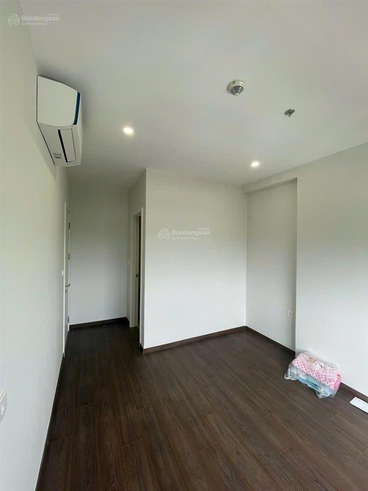 Cho thuê ch 2pn2wc cc emeralf golf view gần aeon mall bd, 72m2, ntcb có máy lạnh. giá chỉ 6.5tr