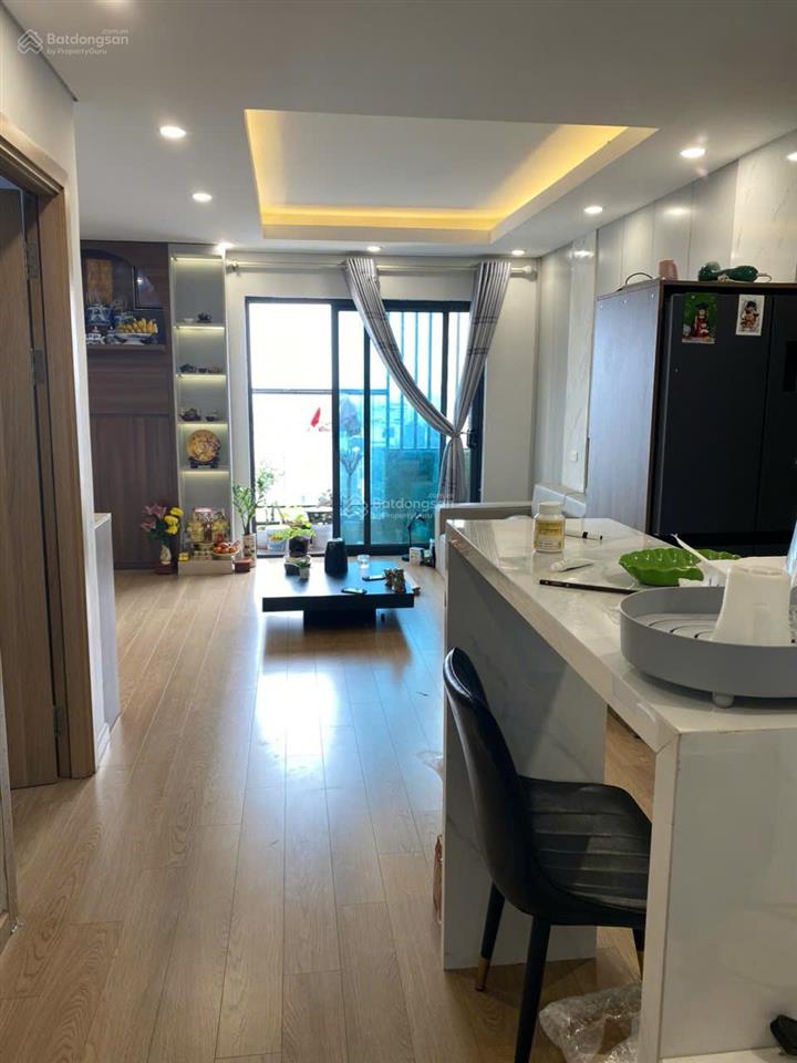 Chính chủ bán căn hộ 70m2 2pn2wc tòa happy star việt hưng, tầng trung view hồ, sẵn sổ giá 4,6 tỷ