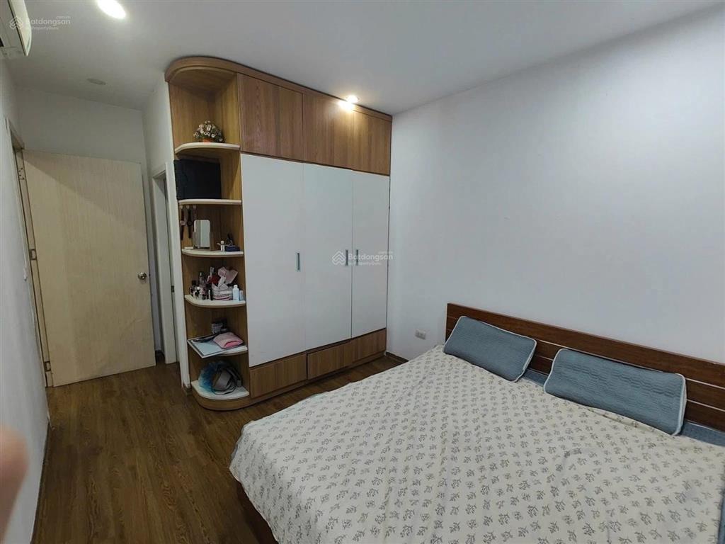 Chính chủ bán căn hộ 68m2 2pn2wc tòa ecohome phúc lợi, tầng trung, view thoáng, ban công hướng đn