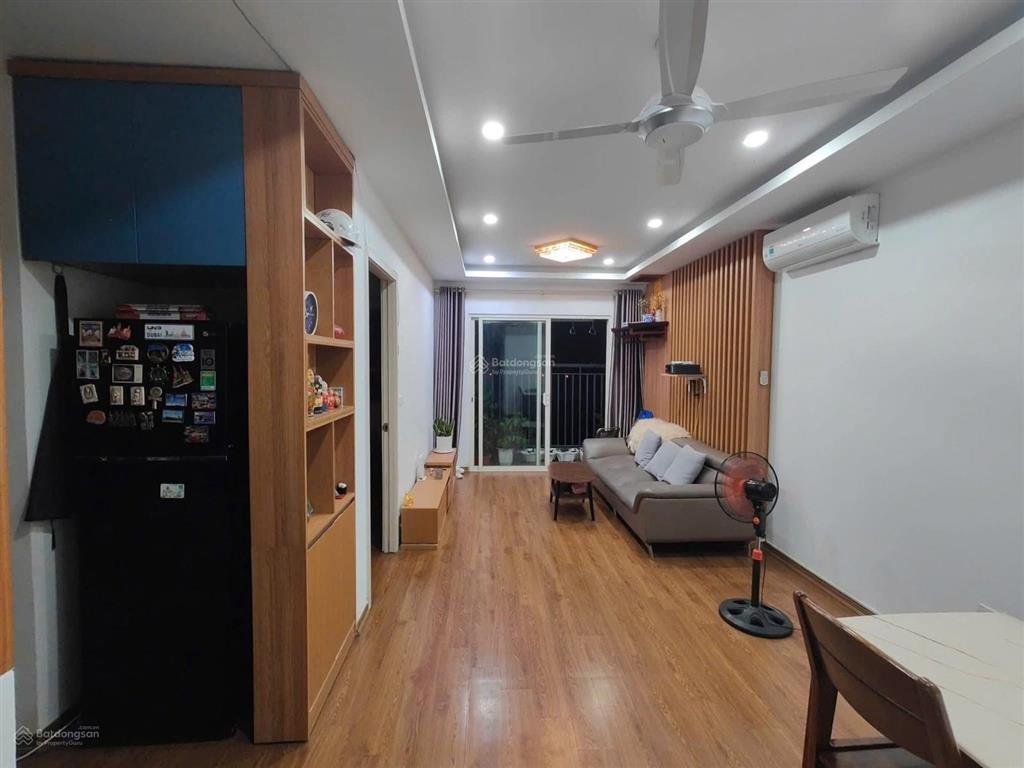 Chính chủ bán căn hộ 68m2 2pn2wc tòa ecohome phúc lợi, tầng trung, view thoáng, ban công hướng đn