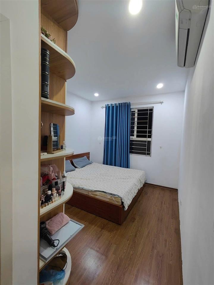 Chính chủ bán căn hộ 68m2 2pn2wc tòa ecohome phúc lợi, tầng trung, view thoáng, ban công hướng đn