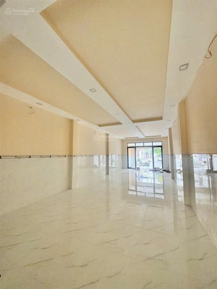 Nhà mtkd 2 lầu, 5,5x30 nở hậu, đường số 1 bhh a bình tân, gần chợ bình long (0779 561 ***)