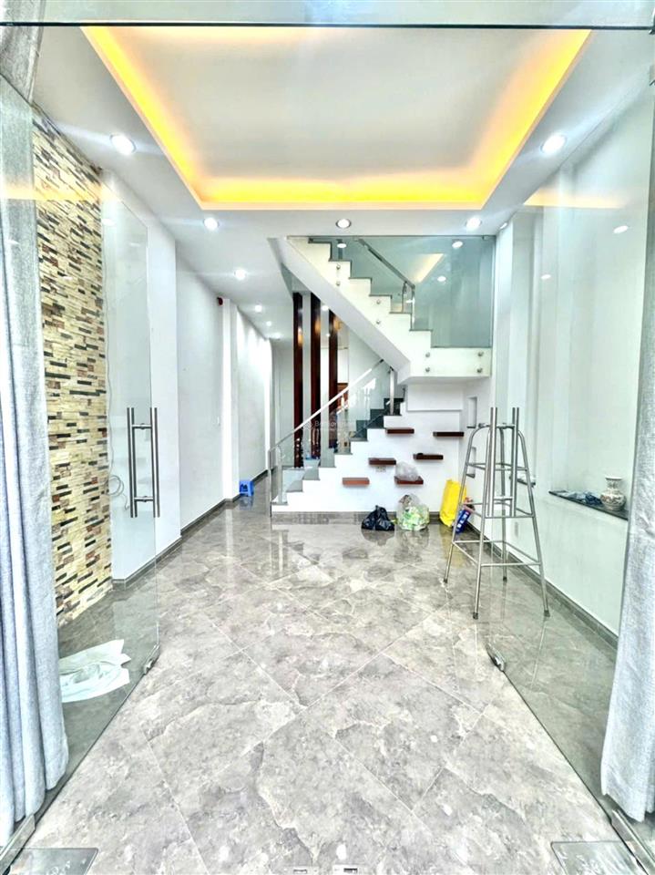 Nhà 2 lầu 4pn 4wc, sân thượng, đường trương phước phan,  0779 561 ***.