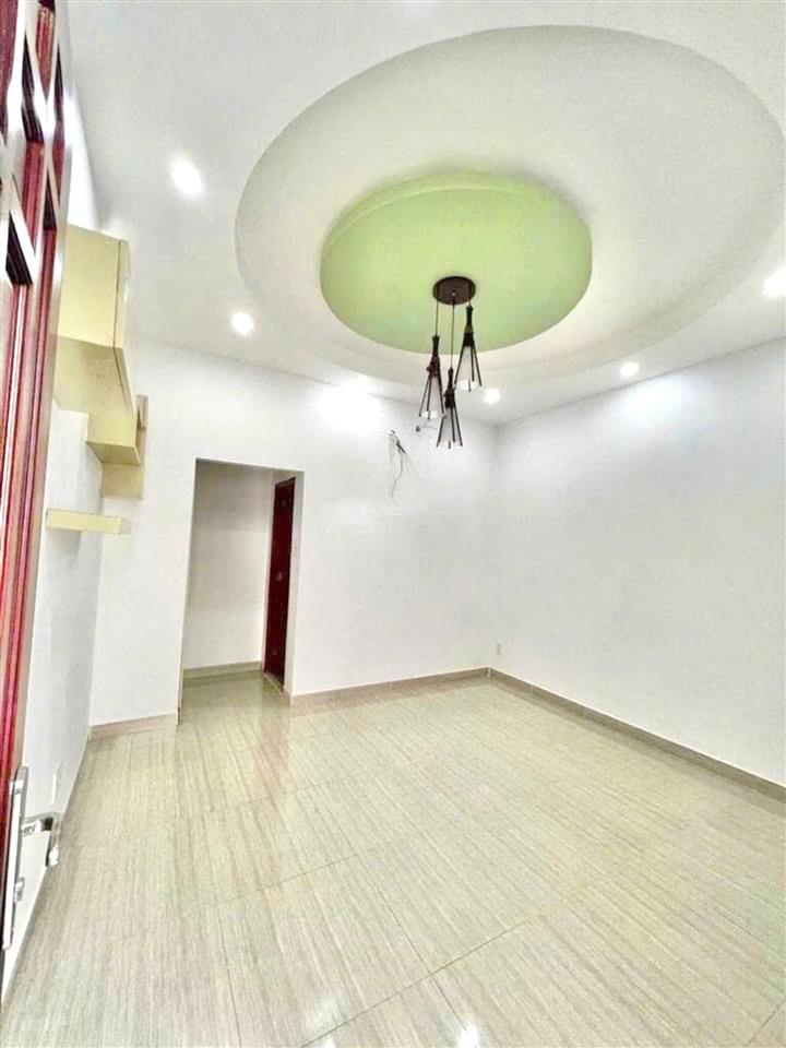 Nhà 2 lầu 4pn 4wc, sân thượng, đường trương phước phan,  0779 561 ***.